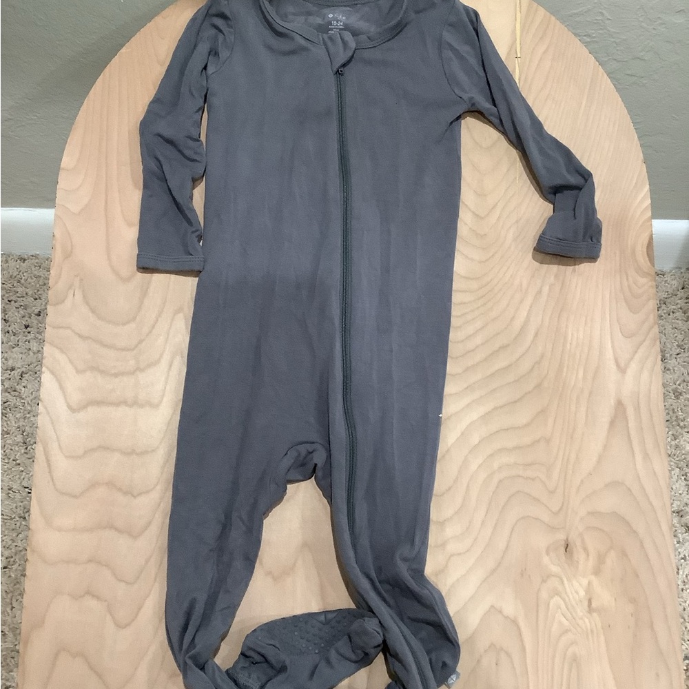 Gray Kyte Footies